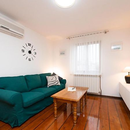 Bepa Apartment Supetar Bagian luar foto