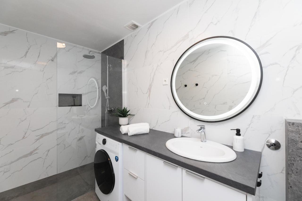 Bepa Apartment Supetar Bagian luar foto