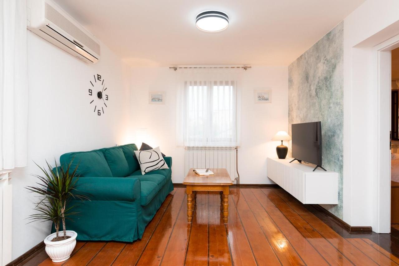 Bepa Apartment Supetar Bagian luar foto