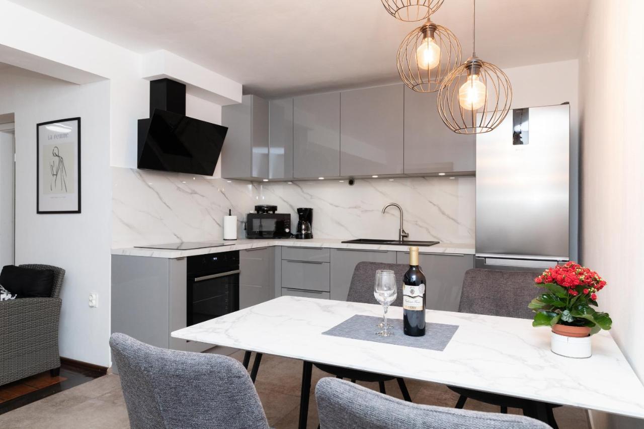 Bepa Apartment Supetar Bagian luar foto