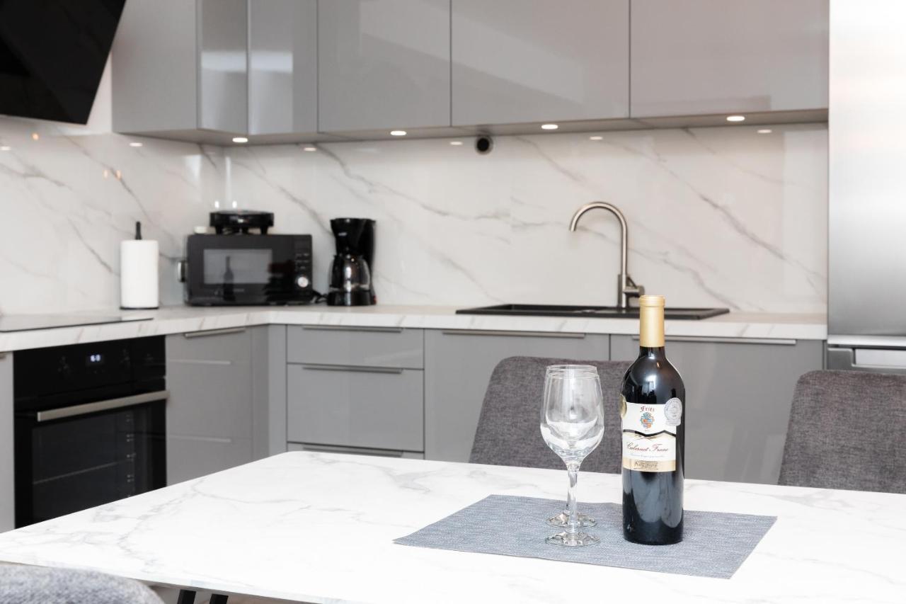 Bepa Apartment Supetar Bagian luar foto