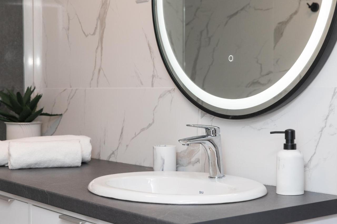 Bepa Apartment Supetar Bagian luar foto