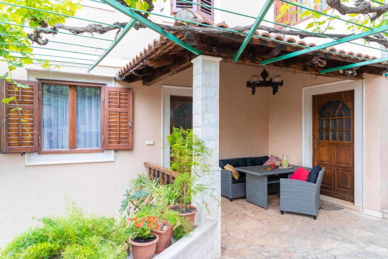 Bepa Apartment Supetar Bagian luar foto